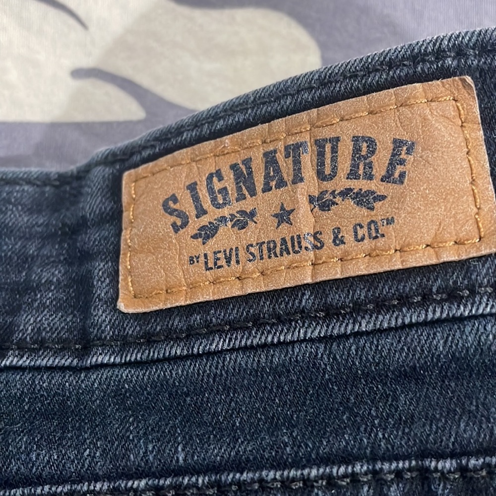 Women’s Jeans Brand: Signature by Levi’s Size:6 - Picture 4 of 6